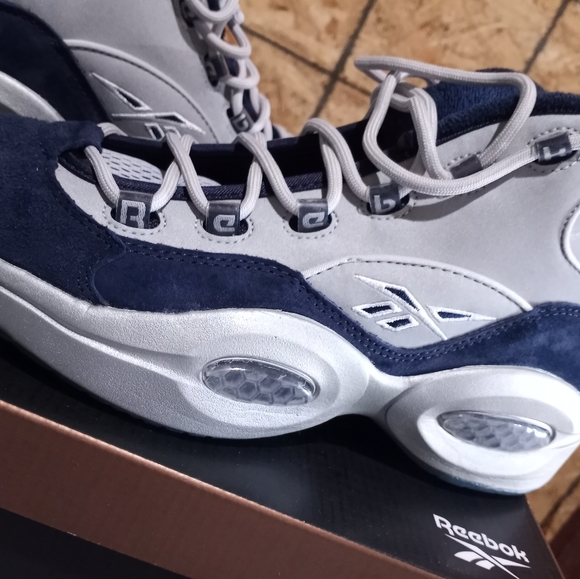 Reebok men's question size 10 1/2 - Picture 2 of 3